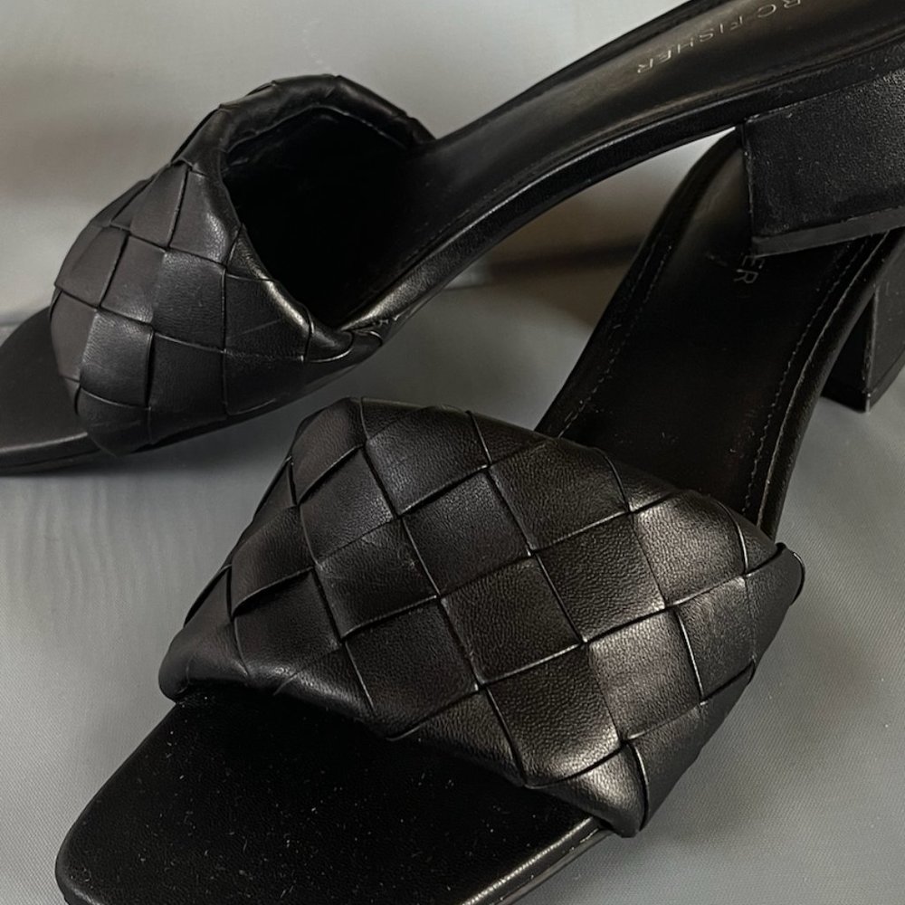 Marc Fisher Casper Braided Sandals - Size 9 - Black